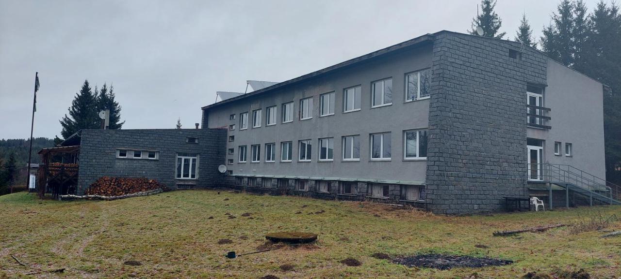 Apartmán NOVOHRADKY 22 Benesov nad Cernou Exterior foto